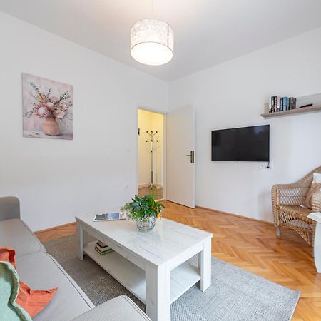 Antares Apartments ツァヴタット エクステリア 写真